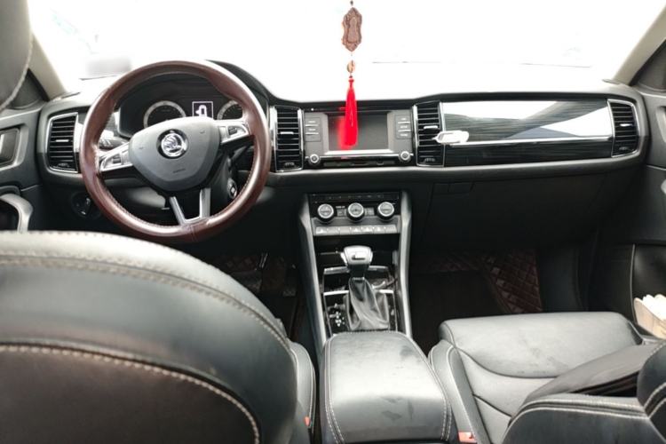 Used Skoda Kodiaq 2017 TSI330 7-Seater Two-Wheel-Drive Luxury Edition Center Console