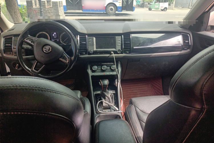 Used Skoda Kodiaq 2017 TSI330 7-Seater Two-Wheel-Drive Luxury Edition Center Console