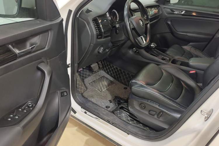 Used Skoda Kodiaq 2017 TSI330 7-Seater Two-Wheel-Drive Luxury Edition Driver Seat