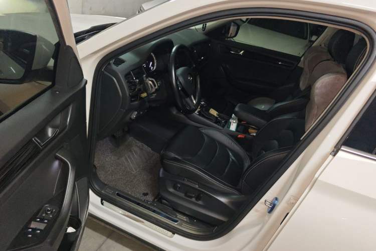 Used Skoda Kodiaq 2017 TSI330 7-Seater Two-Wheel-Drive Luxury Edition Driver Seat