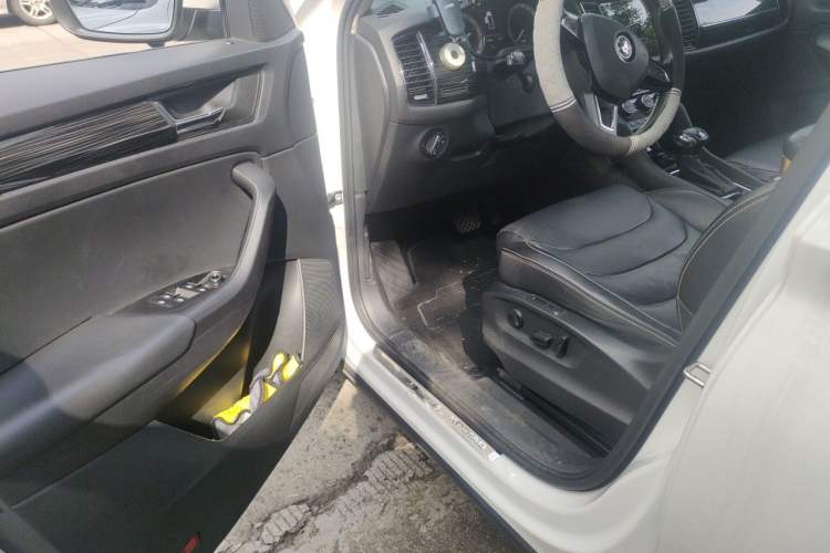 Used Skoda Kodiaq 2017 TSI330 7-Seater Two-Wheel-Drive Luxury Edition Driver Seat