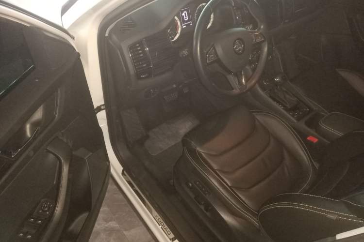 Used Skoda Kodiaq 2017 TSI330 7-Seater Two-Wheel-Drive Luxury Edition Driver Seat
