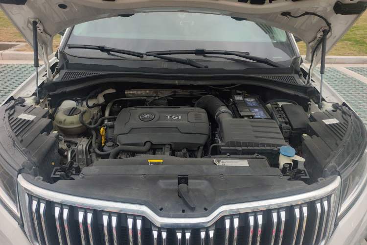 Used Skoda Kodiaq 2017 TSI330 7-Seater Two-Wheel-Drive Luxury Edition Engine Bay