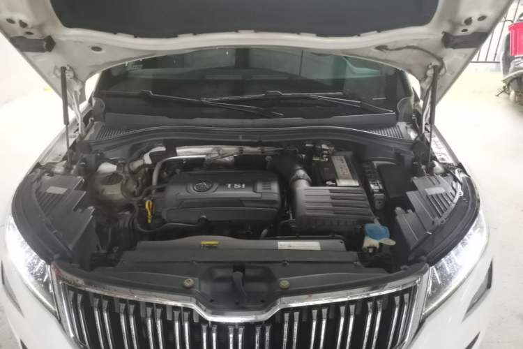 Used Skoda Kodiaq 2017 TSI330 7-Seater Two-Wheel-Drive Luxury Edition Engine Bay
