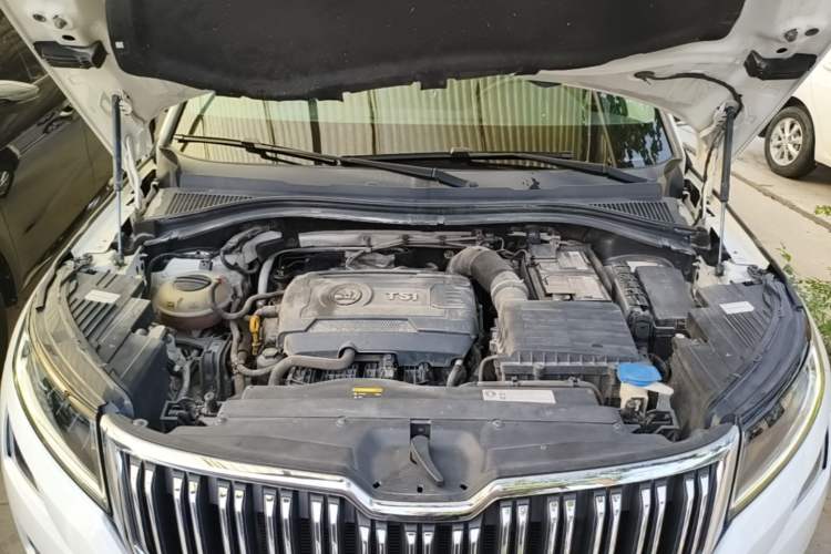 Used Skoda Kodiaq 2017 TSI330 7-Seater Two-Wheel-Drive Luxury Edition Engine Bay