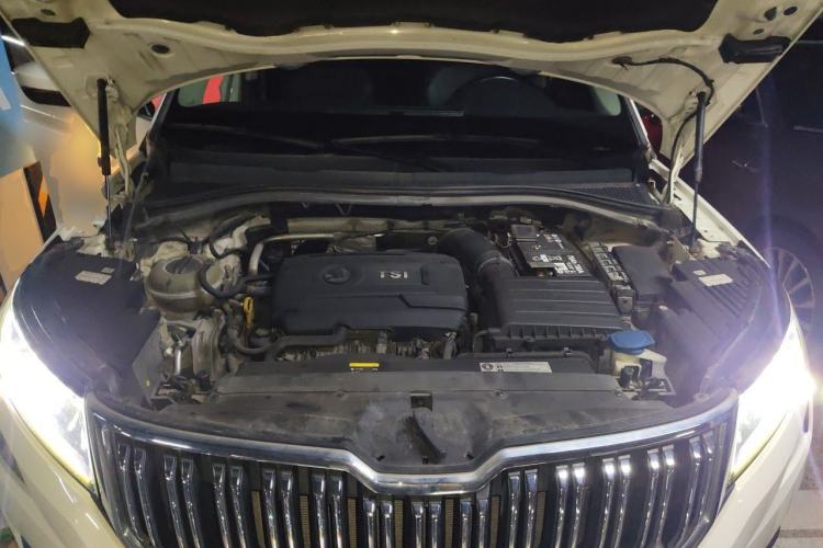 Used Skoda Kodiaq 2017 TSI330 7-Seater Two-Wheel-Drive Luxury Edition Engine Bay