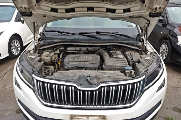 Used Skoda Kodiaq 2017 TSI330 7-Seater Two-Wheel-Drive Luxury Edition Engine Bay