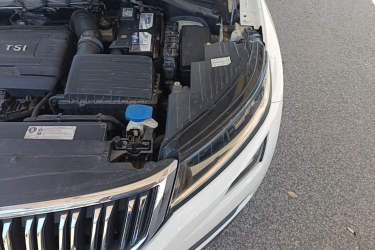 Used Skoda Kodiaq 2017 TSI330 7-Seater Two-Wheel-Drive Luxury Edition Engine Bay Left