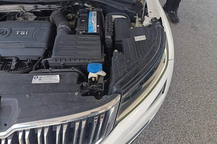 Used Skoda Kodiaq 2017 TSI330 7-Seater Two-Wheel-Drive Luxury Edition Engine Bay Left