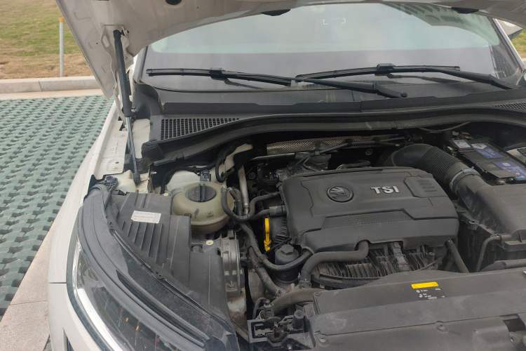 Used Skoda Kodiaq 2017 TSI330 7-Seater Two-Wheel-Drive Luxury Edition Engine Bay Right