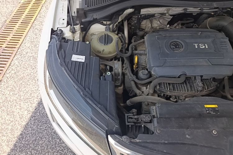 Used Skoda Kodiaq 2017 TSI330 7-Seater Two-Wheel-Drive Luxury Edition Engine Bay Right