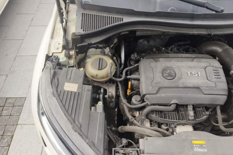 Used Skoda Kodiaq 2017 TSI330 7-Seater Two-Wheel-Drive Luxury Edition Engine Bay Right