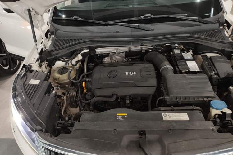 Used Skoda Kodiaq 2017 TSI330 7-Seater Two-Wheel-Drive Luxury Edition Engine Bay Right