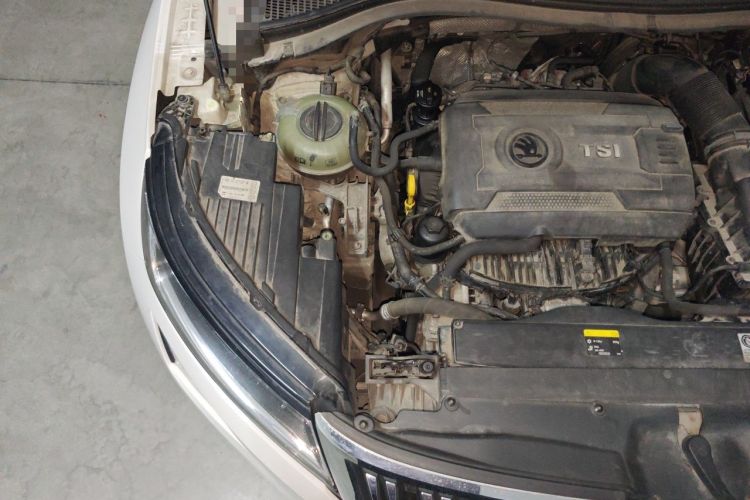Used Skoda Kodiaq 2017 TSI330 7-Seater Two-Wheel-Drive Luxury Edition Engine Bay Right