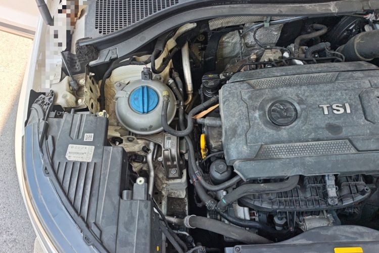 Used Skoda Kodiaq 2017 TSI380 7-Seater Four-Wheel-Drive Flagship Edition Engine Bay Right