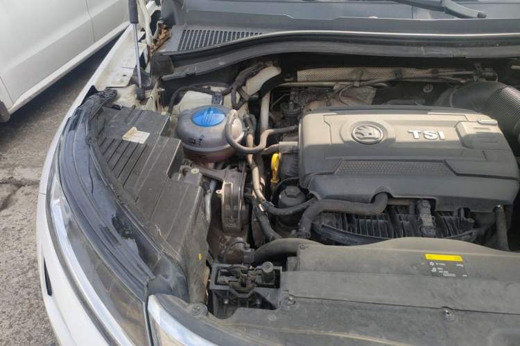 Used Skoda Kodiaq 2017 TSI330 7-Seater Two-Wheel-Drive Luxury Edition Engine Bay Right
