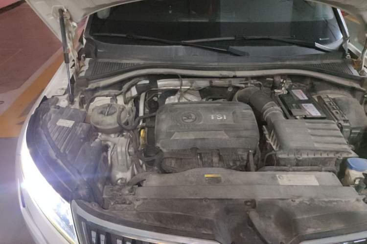 Used Skoda Kodiaq 2017 TSI330 7-Seater Two-Wheel-Drive Luxury Edition Engine Bay Right