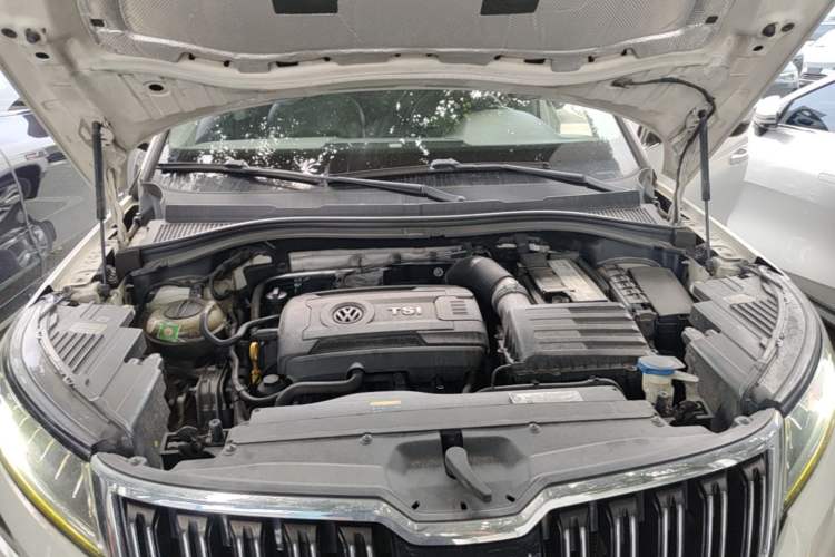 Used Skoda Kodiaq 2017 TSI330 7-Seater Two-Wheel-Drive Luxury Edition Engine Bay