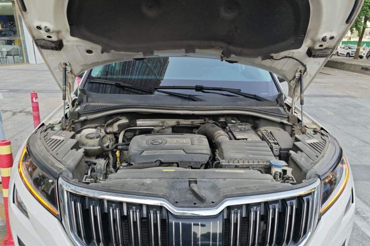 Used Skoda Kodiaq 2017 TSI380 7-Seater Four-Wheel-Drive Flagship Edition Engine Bay