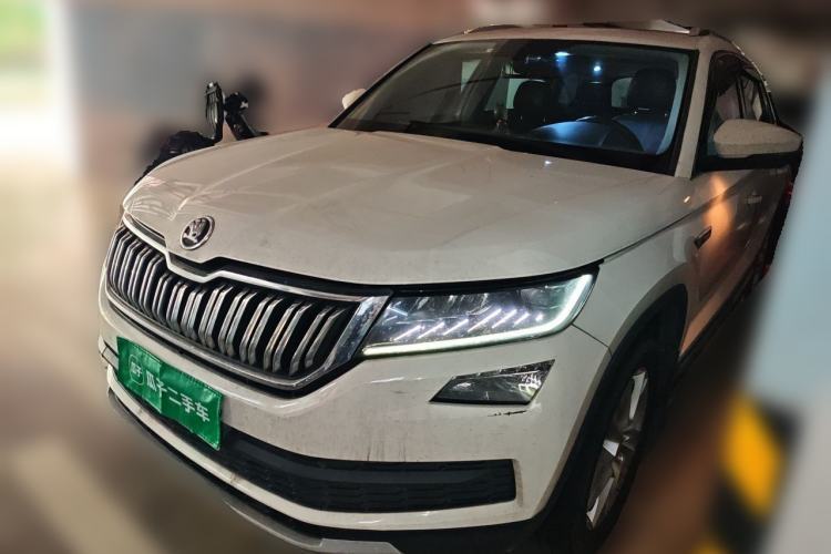 Used Skoda Kodiaq 2017 TSI330 7-Seater Two-Wheel-Drive Luxury Edition Guazi used car, China used car export, Used car for sale, Used cars, Cheapest cars for sale