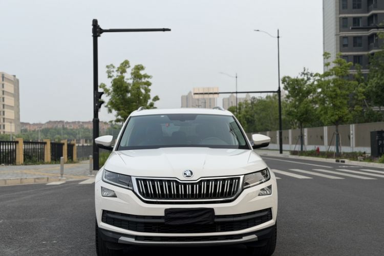 Used Skoda Kodiaq 2017 TSI330 7-Seater Two-Wheel-Drive Luxury Edition Exterior 2