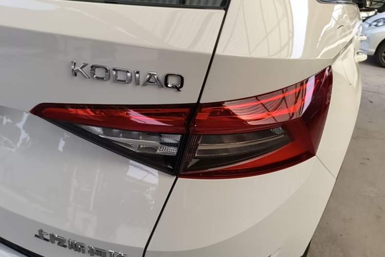 Used Skoda Kodiaq 2017 TSI330 7-Seater Two-Wheel-Drive Luxury Edition Exterior 3