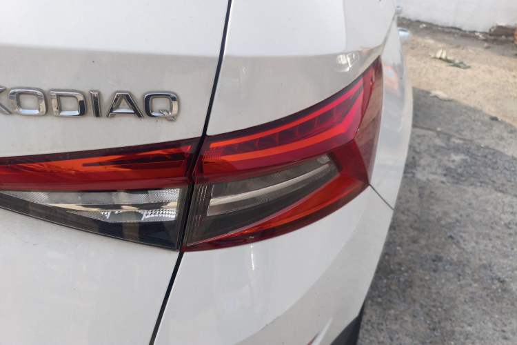 Used Skoda Kodiaq 2017 TSI330 7-Seater Two-Wheel-Drive Luxury Edition Exterior 3