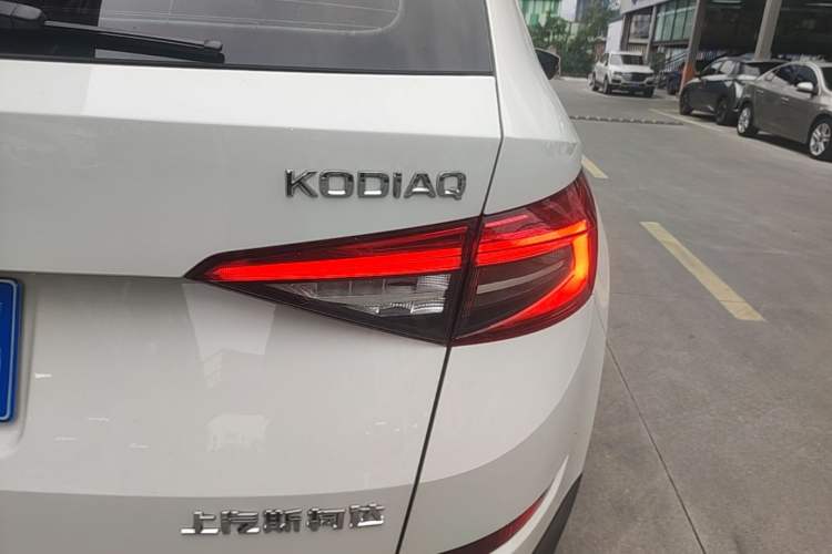 Used Skoda Kodiaq 2017 TSI380 7-Seater Four-Wheel-Drive Flagship Edition Exterior 3