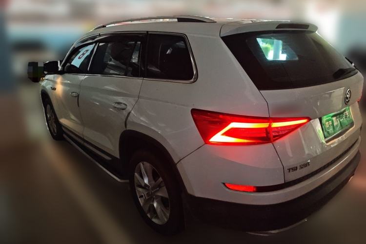 Used Skoda Kodiaq 2017 TSI330 7-Seater Two-Wheel-Drive Luxury Edition Exterior 3