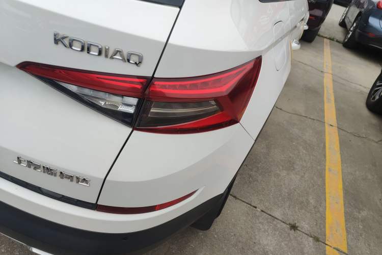 Used Skoda Kodiaq 2017 TSI330 7-Seater Two-Wheel-Drive Luxury Edition Exterior 3