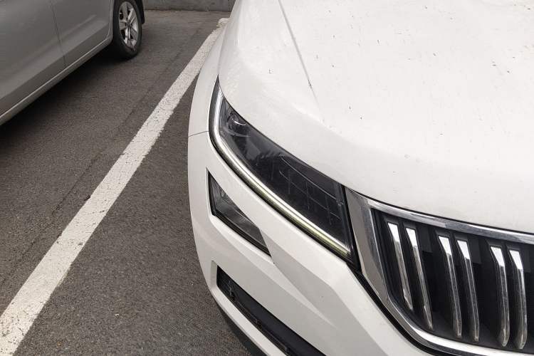 Used Skoda Kodiaq 2017 TSI330 7-Seater Two-Wheel-Drive Luxury Edition Exterior 6