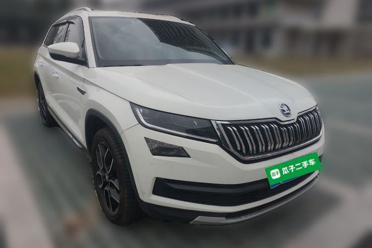 Used Skoda Kodiaq 2017 TSI330 7-Seater Two-Wheel-Drive Luxury Edition Front Right 45 Deg