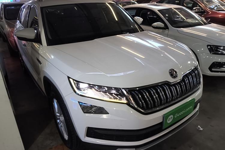 Used Skoda Kodiaq 2017 TSI330 7-Seater Two-Wheel-Drive Luxury Edition Front Right 45 Deg
