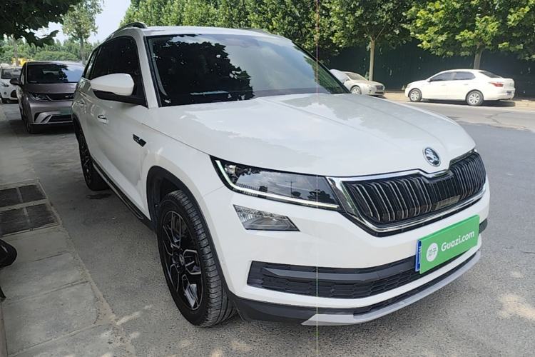 Used Skoda Kodiaq 2017 TSI380 7-Seater Four-Wheel-Drive Flagship Edition Front Right 45 Deg
