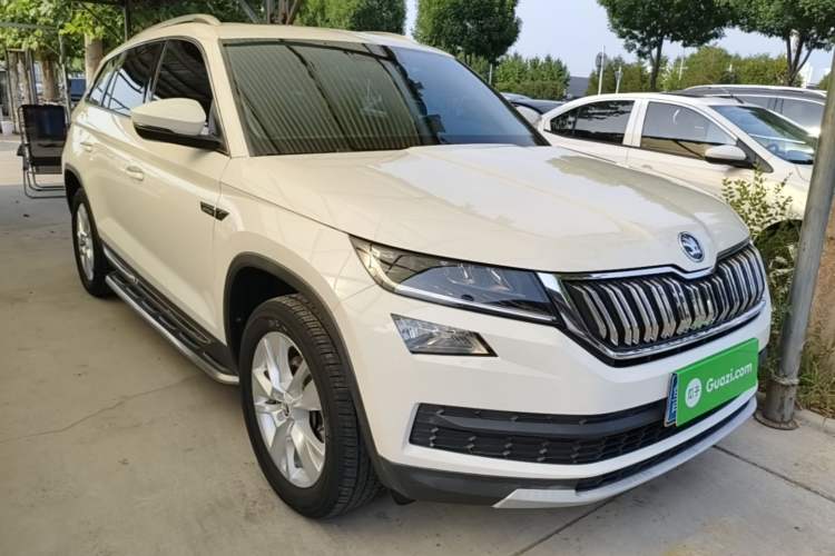 Used Skoda Kodiaq 2017 TSI330 7-Seater Two-Wheel-Drive Luxury Edition Front Right 45 Deg