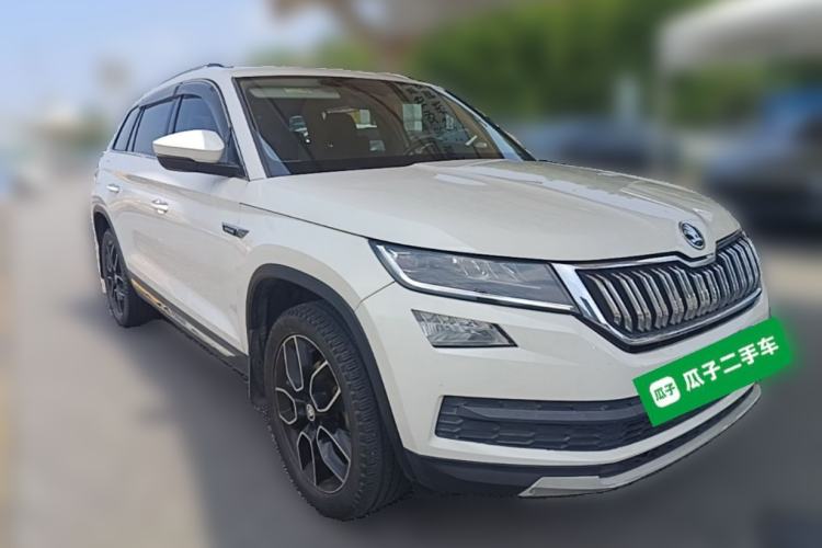 Used Skoda Kodiaq 2017 TSI330 7-Seater Two-Wheel-Drive Luxury Edition Front Right 45 Deg