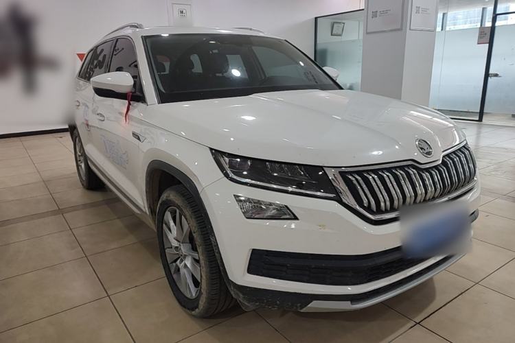 Used Skoda Kodiaq 2017 TSI330 7-Seater Two-Wheel-Drive Luxury Edition Front Right 45 Deg