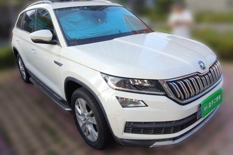 Used Skoda Kodiaq 2017 TSI330 7-Seater Two-Wheel-Drive Luxury Edition Front Right 45 Deg