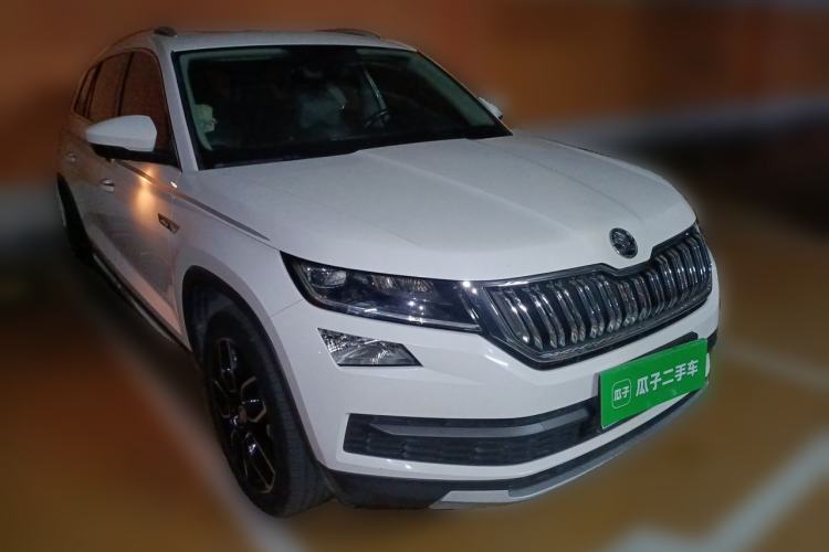 Used Skoda Kodiaq 2017 TSI330 7-Seater Two-Wheel-Drive Luxury Edition Front Right 45 Deg