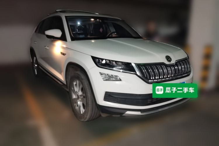 Used Skoda Kodiaq 2017 TSI330 7-Seater Two-Wheel-Drive Luxury Edition Front Right 45 Deg