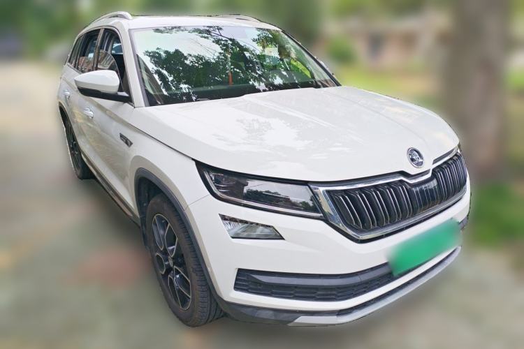 Used Skoda Kodiaq 2017 TSI380 7-Seater Four-Wheel-Drive Flagship Edition Front Right 45 Deg