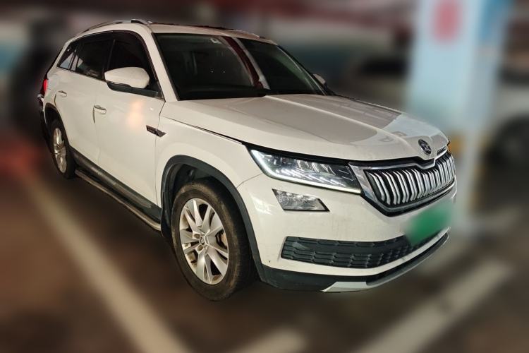 Used Skoda Kodiaq 2017 TSI330 7-Seater Two-Wheel-Drive Luxury Edition Front Right 45 Deg