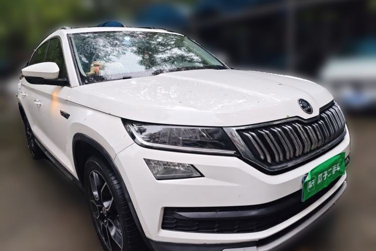 Used Skoda Kodiaq 2017 TSI330 7-Seater Two-Wheel-Drive Luxury Edition Front Right 45 Deg