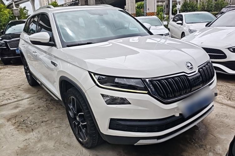 Used Skoda Kodiaq 2017 TSI380 7-Seater Four-Wheel-Drive Flagship Edition Front Right 45 Deg
