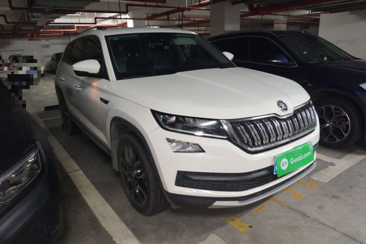 Used Skoda Kodiaq 2017 TSI330 7-Seater Two-Wheel-Drive Luxury Edition Front Right 45 Deg