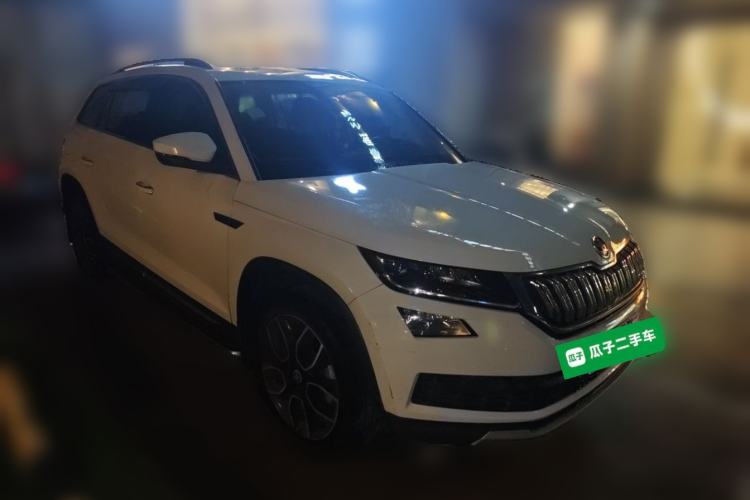 Used Skoda Kodiaq 2017 TSI330 7-Seater Two-Wheel-Drive Luxury Edition Front Right 45 Deg