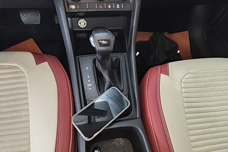 Used Skoda Kodiaq 2017 TSI330 5-Seat Two-Wheel Drive Standard Edition Gear Lever
