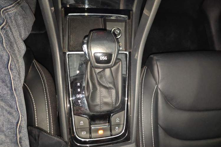 Used Skoda Kodiaq 2017 TSI380 7-Seater Four-Wheel-Drive Flagship Edition Gear Lever