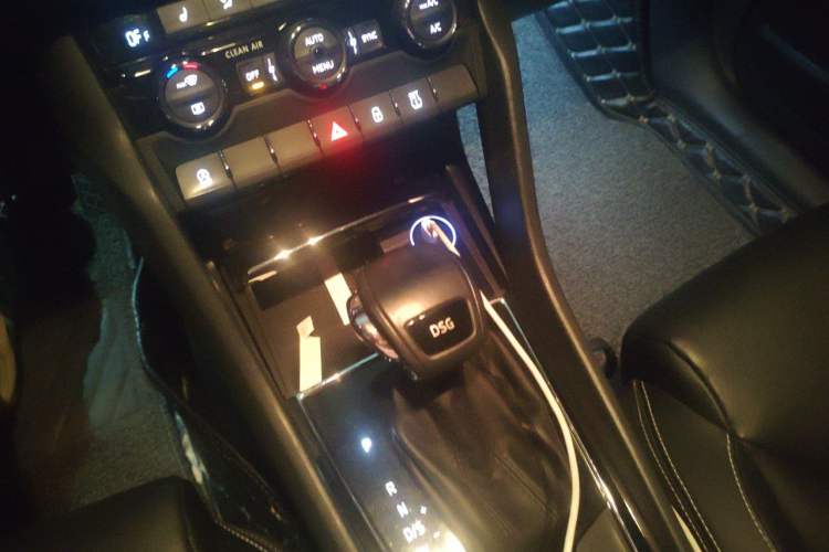 Used Skoda Kodiaq 2017 TSI330 7-Seater Two-Wheel-Drive Luxury Edition Gear Lever
