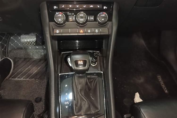 Used Skoda Kodiaq 2017 TSI330 7-Seater Two-Wheel-Drive Luxury Edition Gear Lever